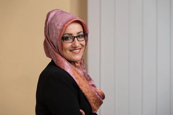 Portrait Of Young Muslim Businesswoman — Stock Photo, Image