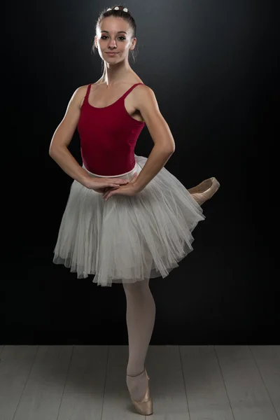 Prachtige ballerina in actie — Stockfoto