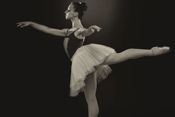 Piękne baleriny taniec — Zdjęcie stockowe