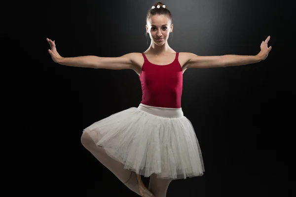 Portret van de ballerina in ballet pose — Stockfoto