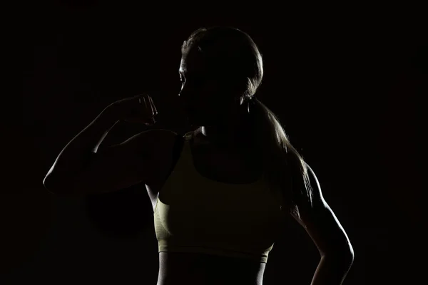 Vrouwen pronken haar Biceps — Stockfoto