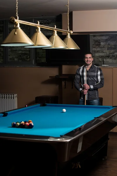 Portrait Of A Young Man Playing Billiards — Stock Photo, Image