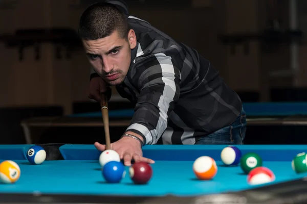 Male Pool Player — Stock Photo, Image