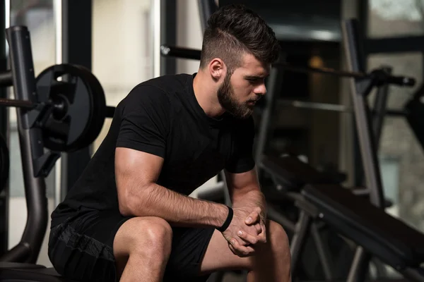 Tirando um tempo de folga do exercício — Fotografia de Stock