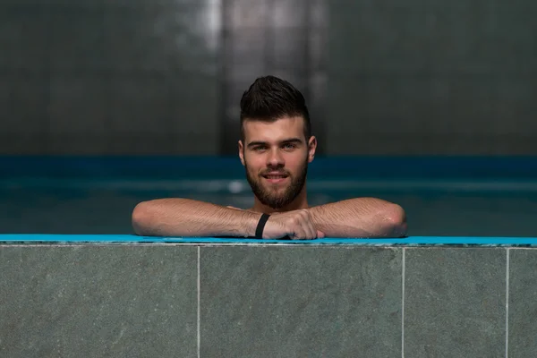 Relaxing In The Swimming Pool — Stock Photo, Image