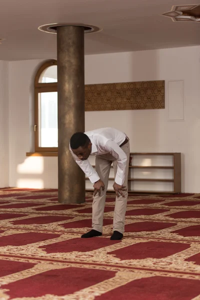 Afrikanisches Gebet in Moschee — Stockfoto