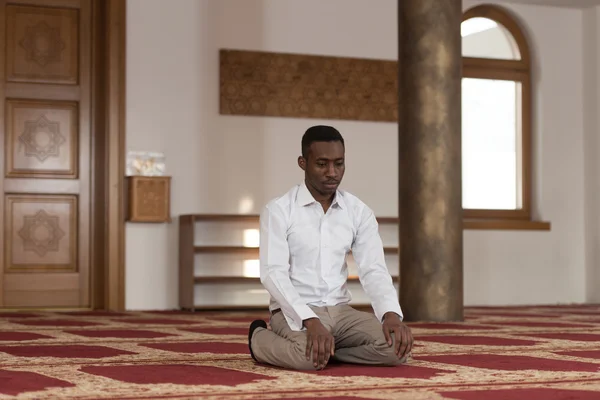 Humilde Oración Afro musulmana —  Fotos de Stock