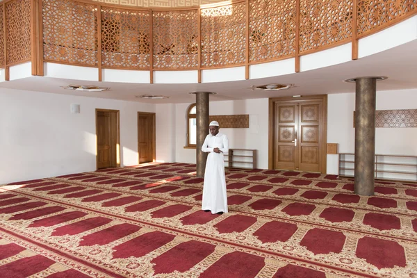 African Muslim Man Praying At Mosque — Stock Photo, Image