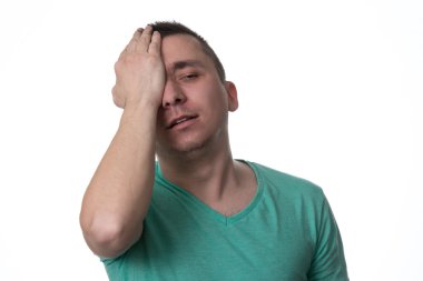 Unutkan genç adam izole sürpriz ile - el hareketi