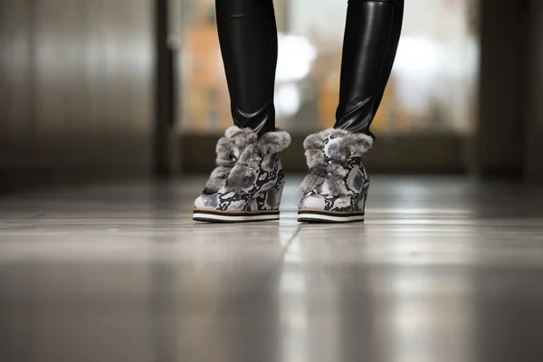 Close-Up Of Legs And Shoes — Stock Photo, Image