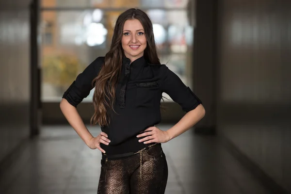 Modelo de moda con Peplum Top Silk —  Fotos de Stock