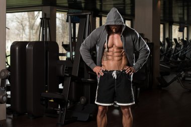 Hoodie sağlıklı bir adam portresi