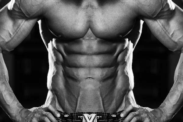 Ισχυρή bodybuilder με έξι πακέτο — Φωτογραφία Αρχείου