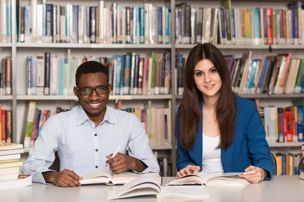 People Studying In A Library — Stock Photo, Image