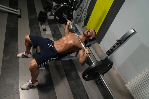 Young Man Doing Bench Press Exercise For Chest — Stock Photo, Image