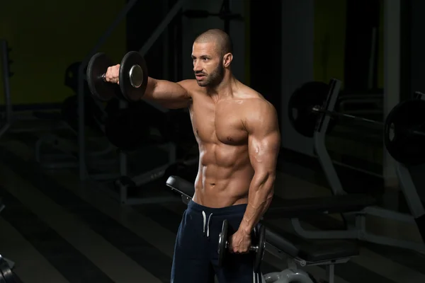 Young Man Working Out Shoulders — Stock Photo, Image