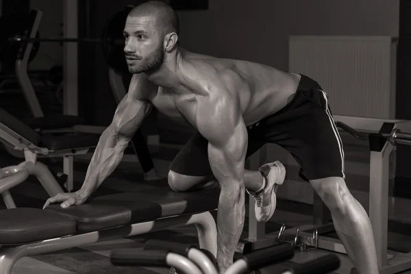 Young Man Working Out Back — Stock Photo, Image