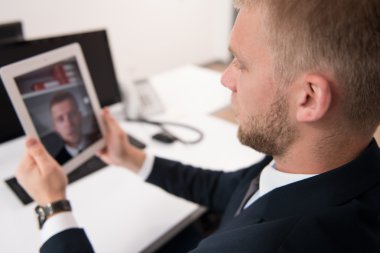 Ama önce bir Selfie alayım