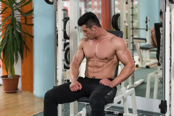 Relajarse en el gimnasio —  Fotos de Stock