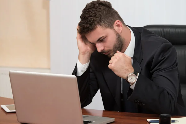 Young Business Man With Problems In The Office — Stock Photo, Image