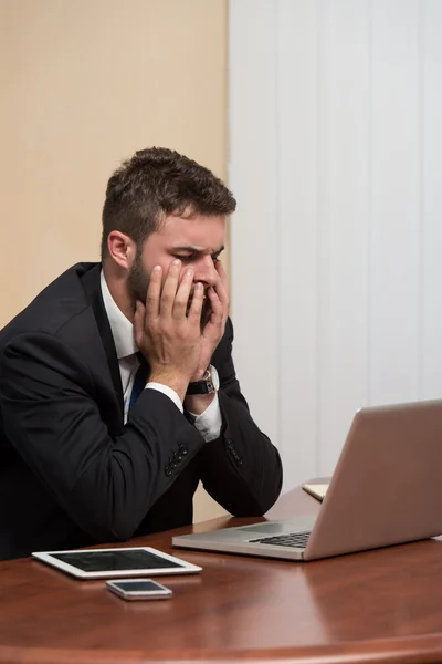 Young Business Man With Problems In The Office — Stock Photo, Image