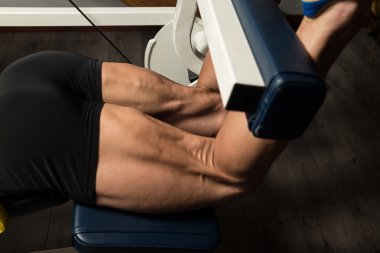 Bacaklar Hamstrings için egzersiz