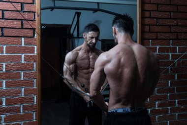 kablo crossover göğüs egzersiz