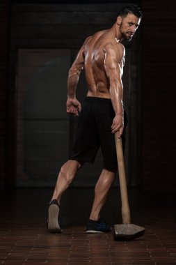 Acı geçici bir gururdur. Sonsuza dek.