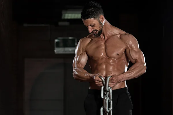 Biceps Exercise With Chains — Stock Photo, Image