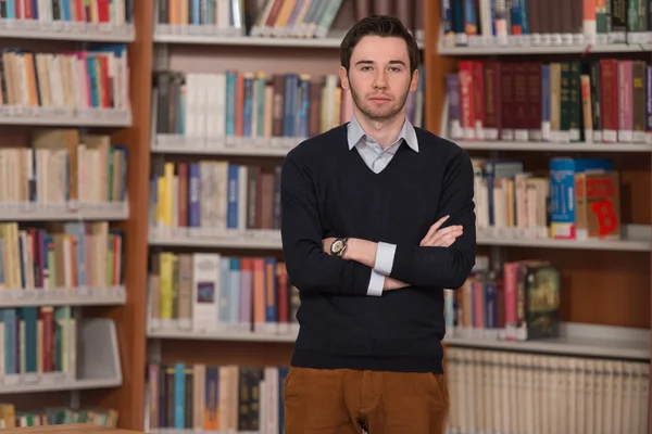 Portret van slimme Student In bibliotheek — Stockfoto