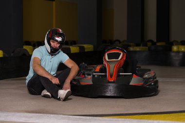 Sinirli adam Karting oyunu kızgın