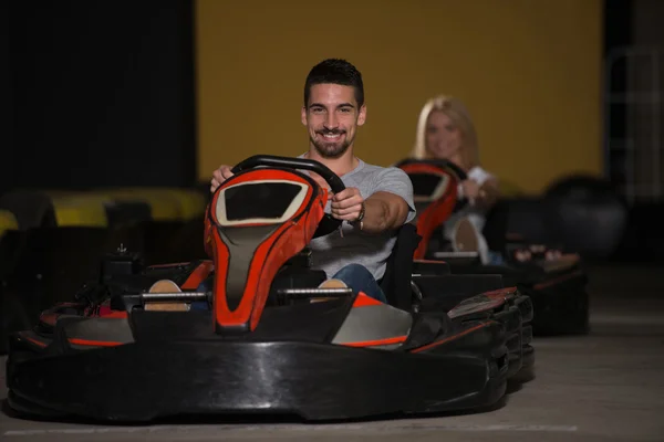 Πορτρέτο ενός ζεύγους Race Karting — Φωτογραφία Αρχείου