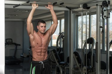 Sağlıklı bir insan için Abs egzersiz yaparak