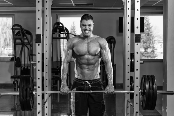 Trapezius Exercício com Barbell — Fotografia de Stock