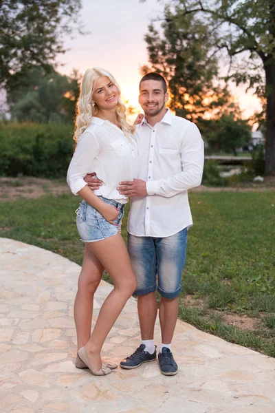 Portrait Of A Beautiful Couple In Love — Stock Photo, Image