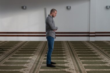 Genç Müslüman adam için dua