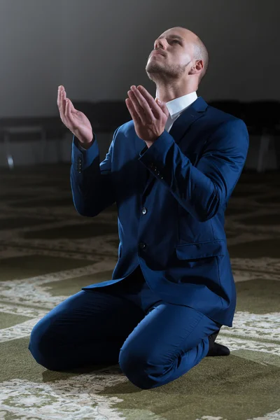 Businessman Muslim Praying In Mosque — Stock Photo, Image