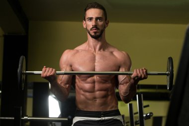 Pazı egzersiz halter ile