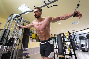 Göğüs egzersiz jimnastik salonu