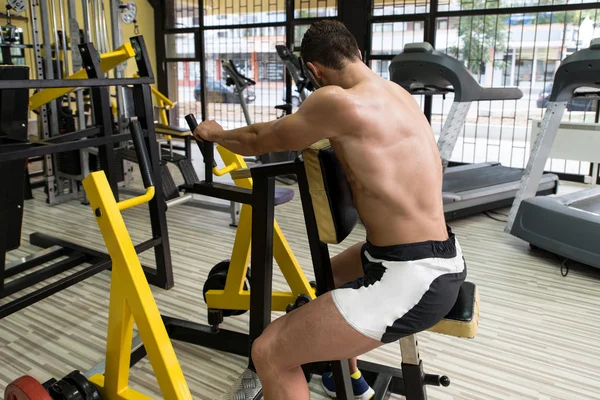 Back Exercises On A Seated Row Machine — Stock Photo, Image