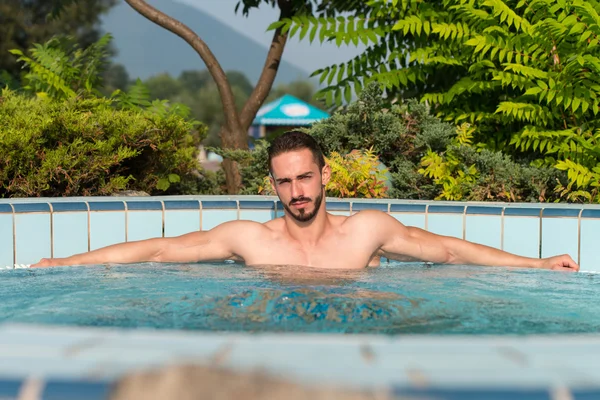 Relaxing In The Swimming Pool — Stock Photo, Image