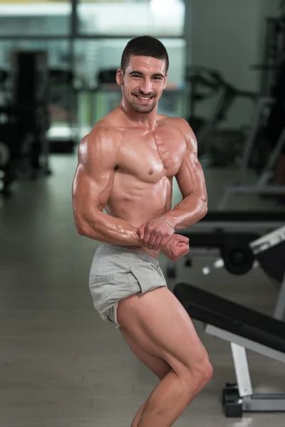 Portrait Of A Physically Fit Muscular Young Man — Stock Photo, Image