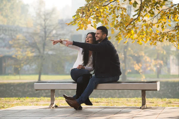 Pareja riendo juntos —  Fotos de Stock