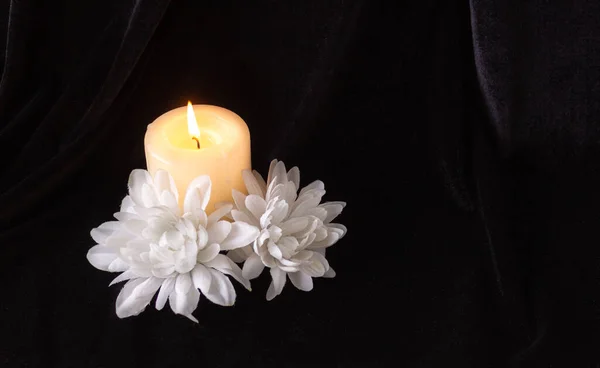 Concept Remembrance Funerals Condolences Candle White Flowers Free Space Text — Foto de Stock