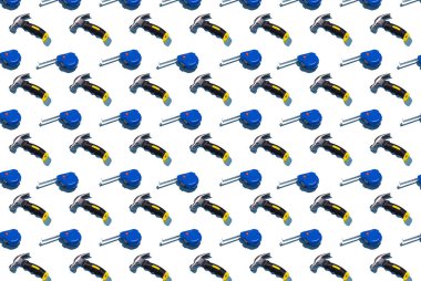 Çekiç ve mezura, beyaz arka planda desen. İnşaat aletleri, tamirat. Tasarım için arkaplan.