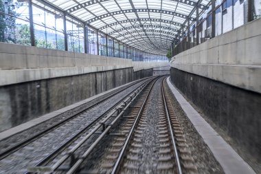 yüksek hız ile gerçek tünel