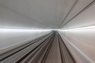 yüksek hız ile gerçek tünel