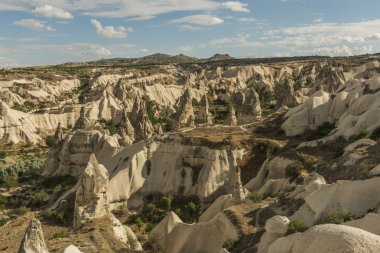 sabah alacakaranlıkta Göreme Vadisi Kapadokya'nın Peri bacaları