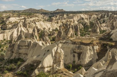 sabah alacakaranlıkta Göreme Vadisi Kapadokya'nın Peri bacaları