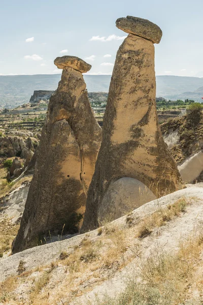 Crepúsculo matutino em chaminés de fadas de Goreme Valley Capadócia — Fotografia de Stock